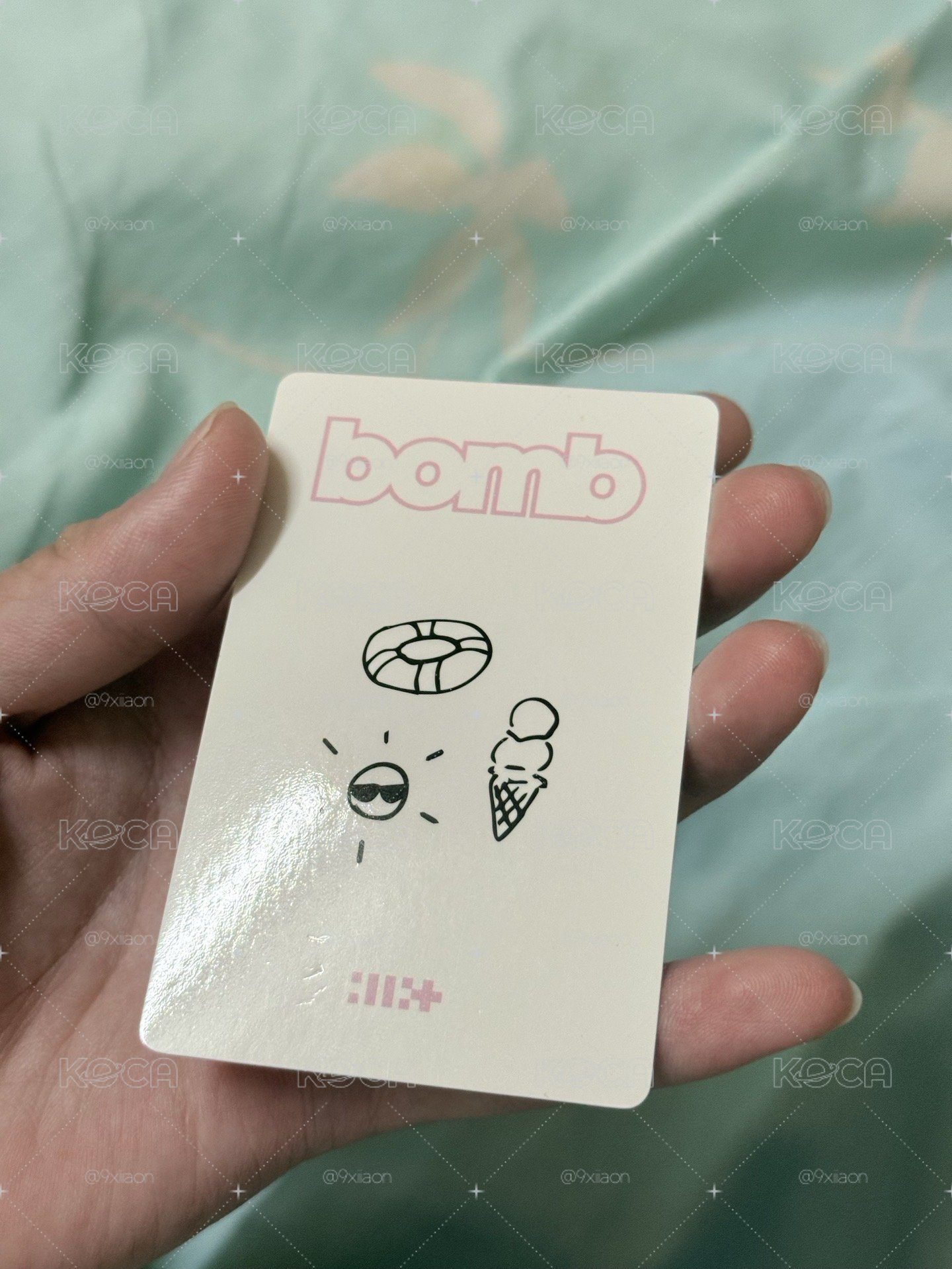 ILLIT（勿直拍