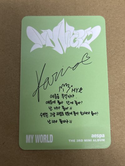 MY WORLD 專輯卡 poster柚