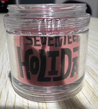 holiday 粉色彩帶一條（約25公分附罐子）