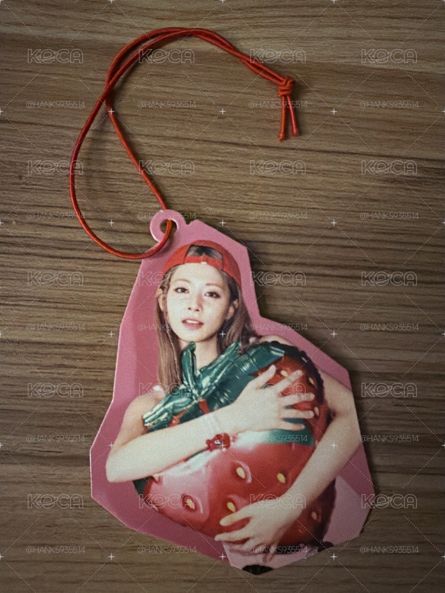 子瑜抱草莓🍓