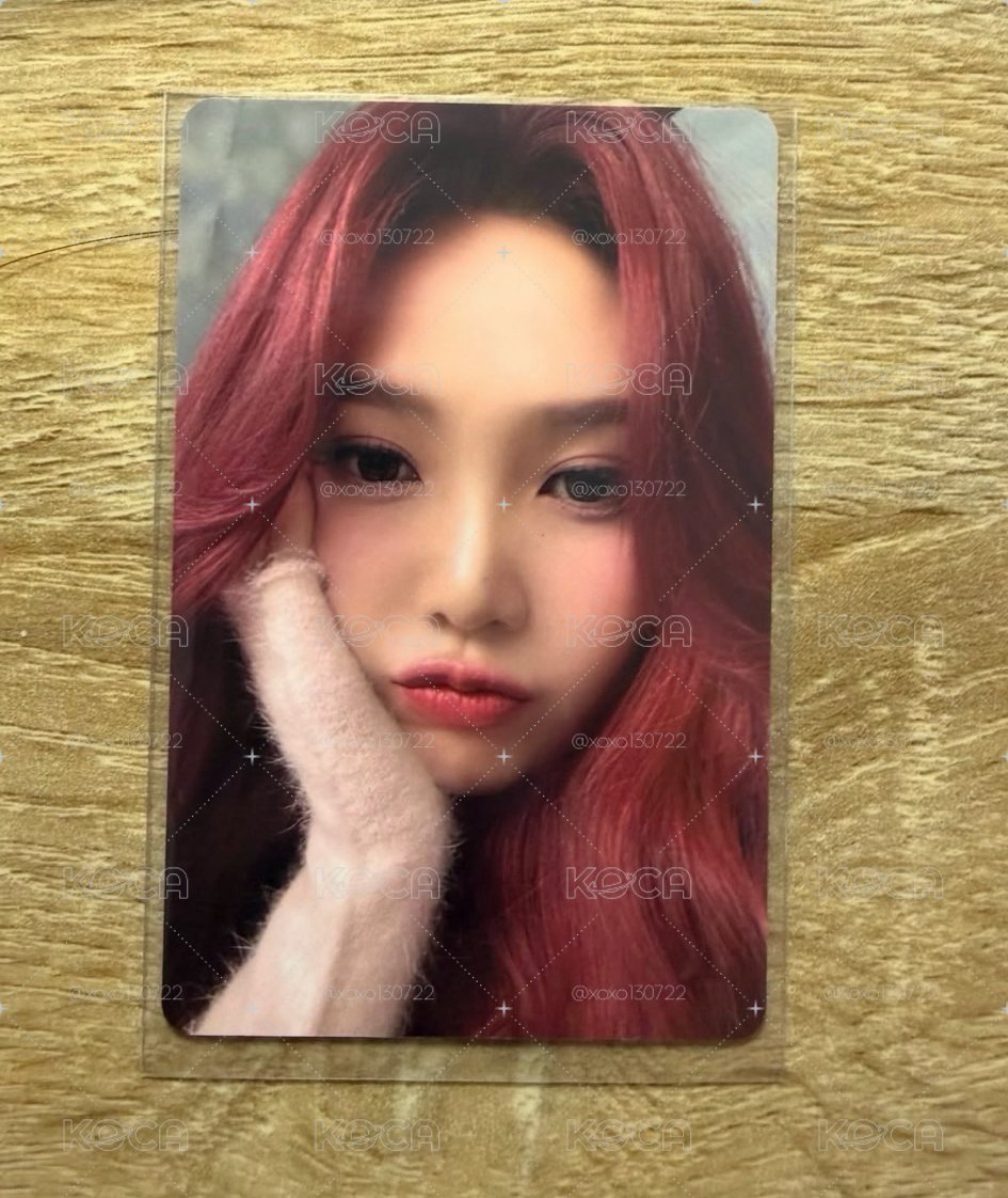 Red Velvet Joy Cosmic娃專