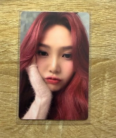 Red Velvet Joy Cosmic娃專