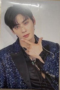 24 fm 此為 ASTRO 成員車銀優在日本粉絲見面會「Mystery 明信片 日本線下明信片