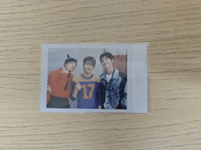 INTP line 26'年曆三人拍立得