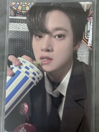 준민迷一專卡 喝飲料