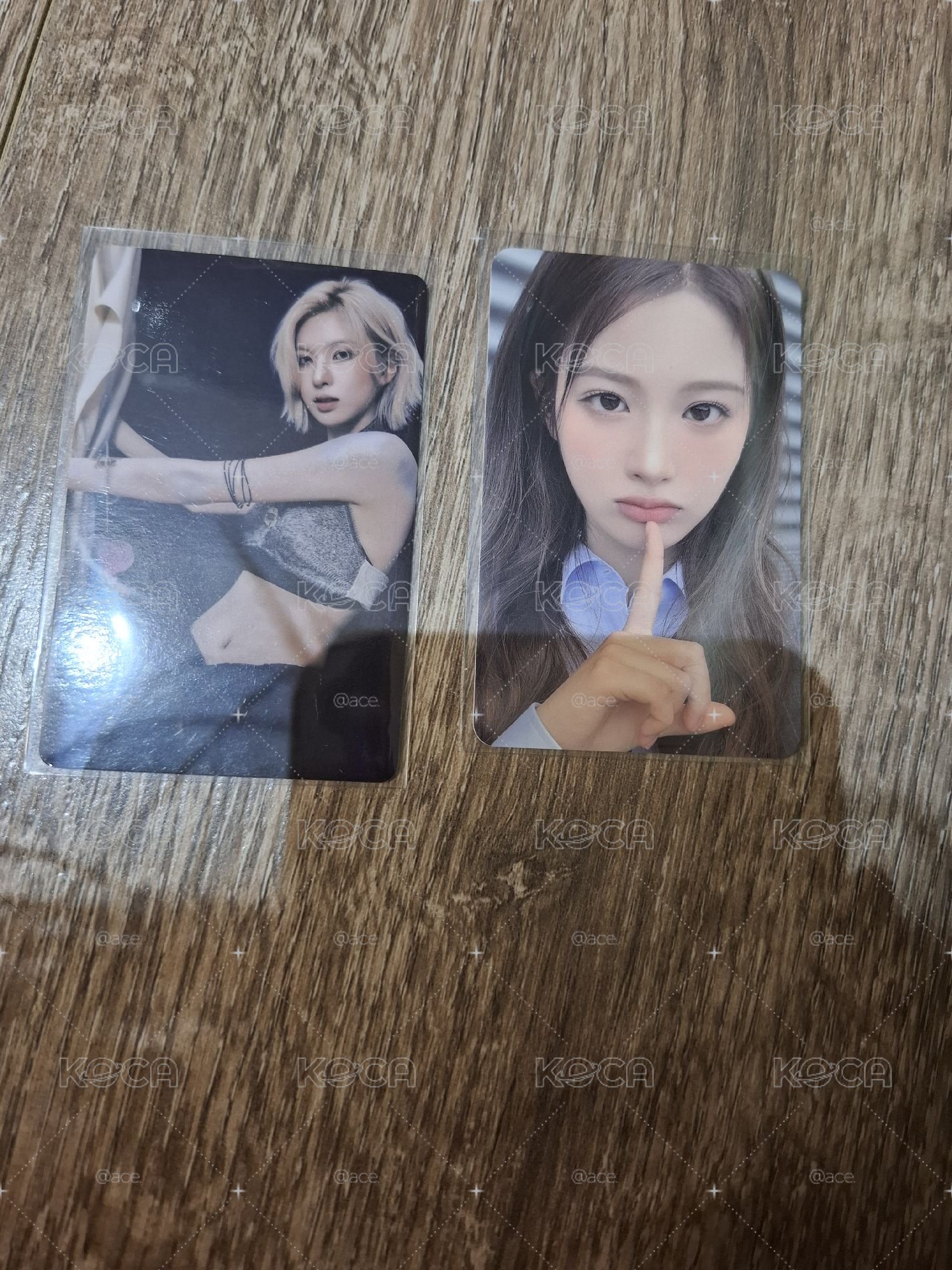 2張專輯卡，手燈卡