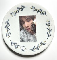 訓與絲巾貼臉