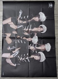 B. 黑版預購大海報