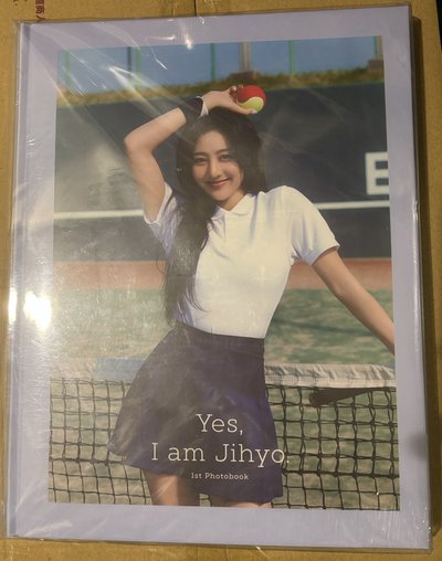 YES I AM 志效 寫真書