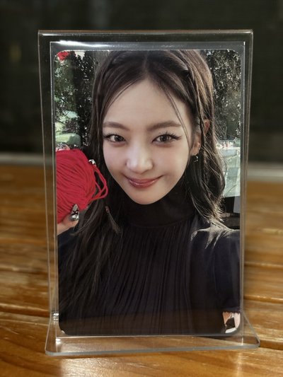 TUNNEL VISION BOX ver. Lia 專輯卡
