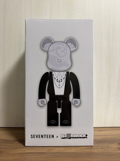 Seventeen Be@rbrick 圓大熊