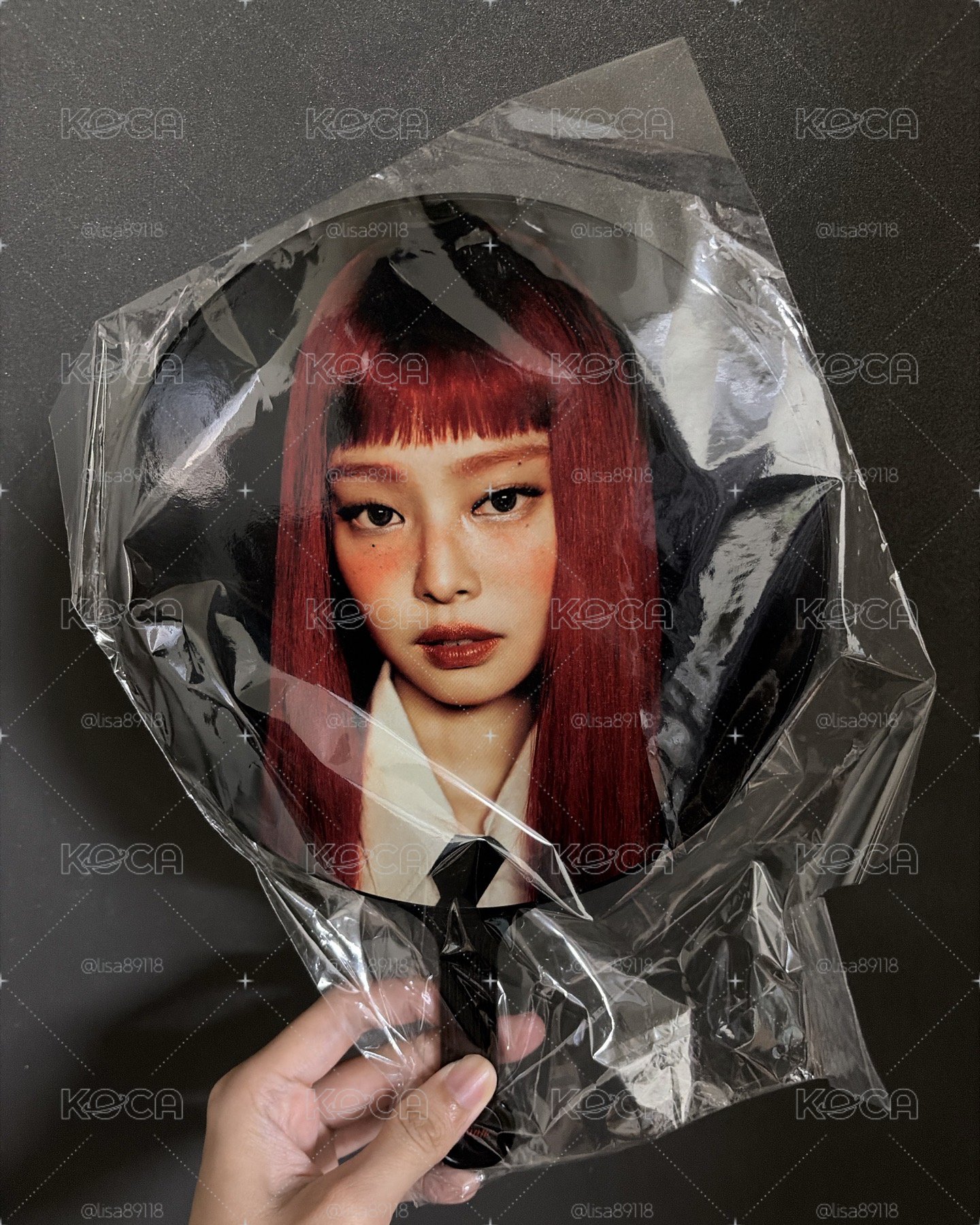 Jennie台北快閃店入場扇子