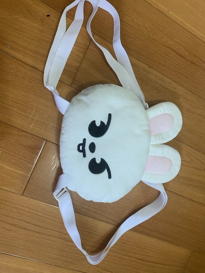 旻日周後背