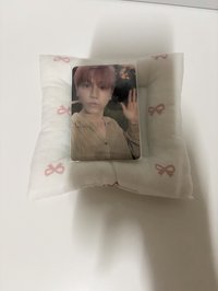 哩嗚 舉手