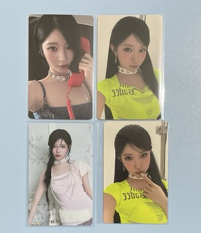 世巡首爾展位 自拍A+B➕官拍B➕滿額遊戲自拍D (一共四張分成員）