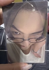 琦琦盯著你