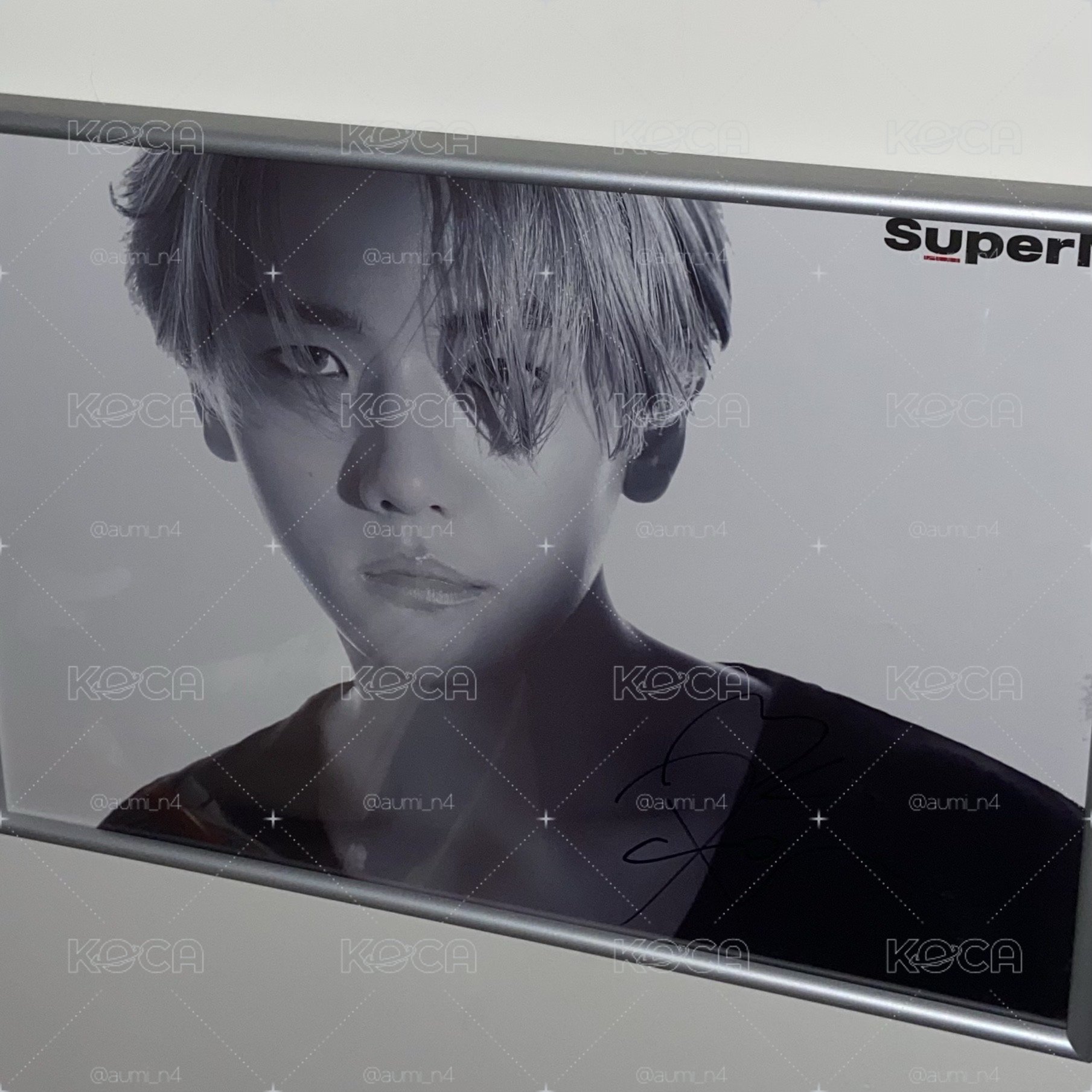 伯賢SuperM親簽海報