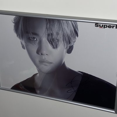 伯賢SuperM親簽海報