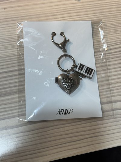 Heavy Serenade 快閃店 鏡子 鑰匙圈吊飾 Jiwoo