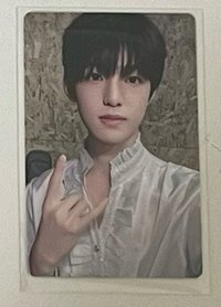 登陸日白衣