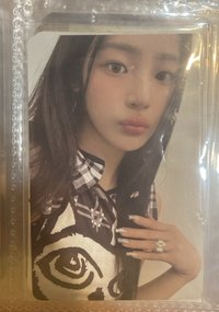 嘟嘴摸胸口