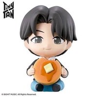 TinyTAN BANDAI 公仔 SUGA