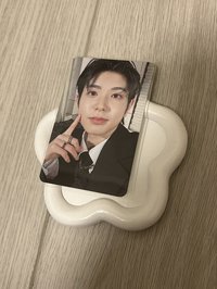 戳臉水獺寶寶