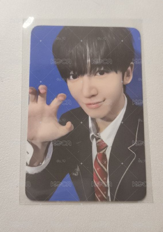 Donghyeon wm當日著裝
