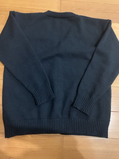 旻設計針織衫