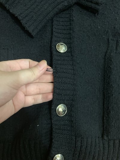 旻設計針織衫