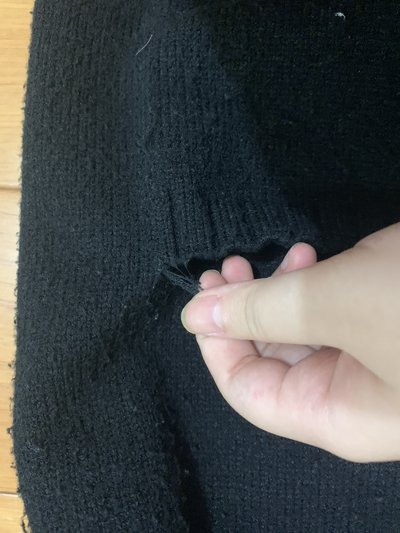 旻設計針織衫