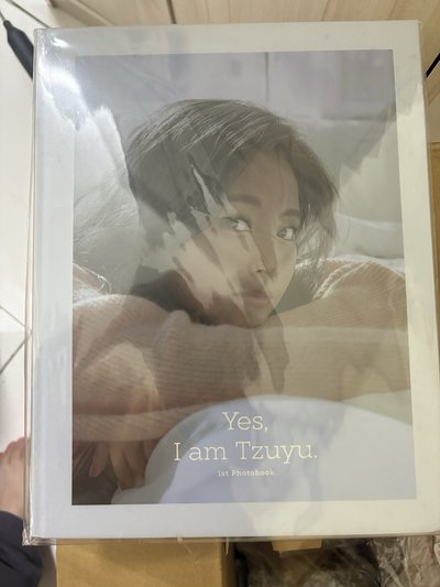 子瑜 YES I AM寫真 （全新未拆）