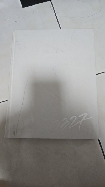 0327 LISA PHOTOBOOK vol.2 二手配置如圖