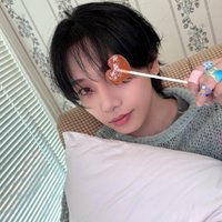 易玲