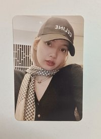 B2 Lisa BORN PINK 專卡