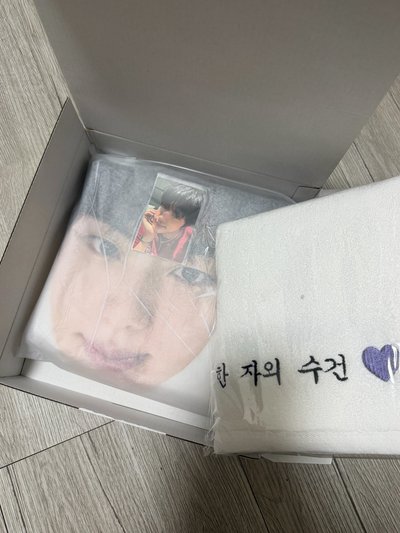 BTS金碩珍 高陽入場禮（僅拆）（雨衣 毛巾 紅衣珍卡）