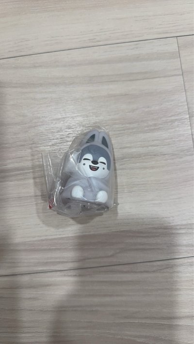 日本扭蛋小夜燈-豬兔、燦狼