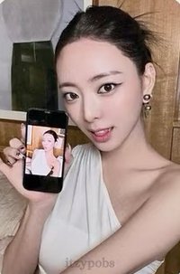 GOLD 迷九 Phone Box ver. 專輯卡 手機自拍