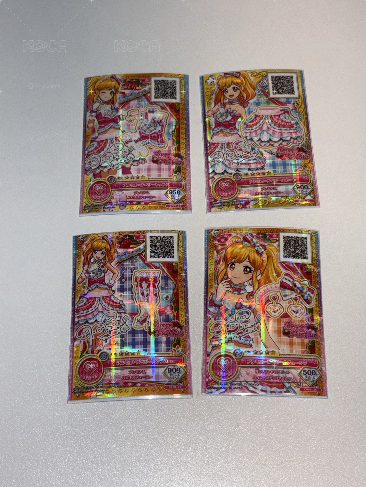 アイカツ 虹野夢莓果一套帶簽名