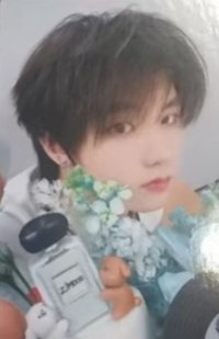 張子墨18歲生日周邊《DUENDE》 周邊卡 