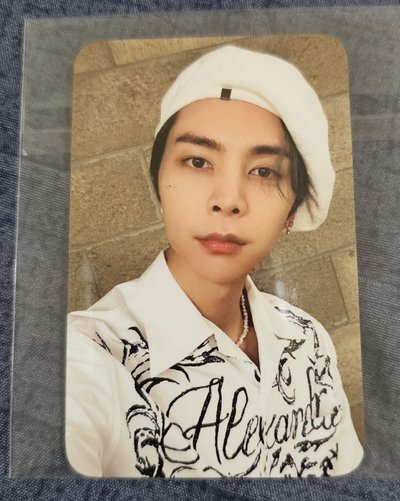 NCT 127 2023 SEASON’S GREETINGS JOHNNY 