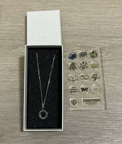 六週年項鍊含貼紙