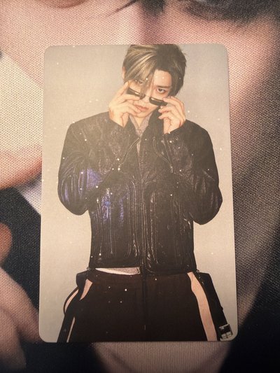 侯明昊Wonderland. 雜誌小卡