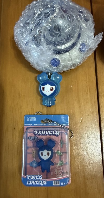 韓國 日本 TWICE lovelys SANA MOMO TZUYU  扭蛋 轉蛋 外星人 小隊 飛碟