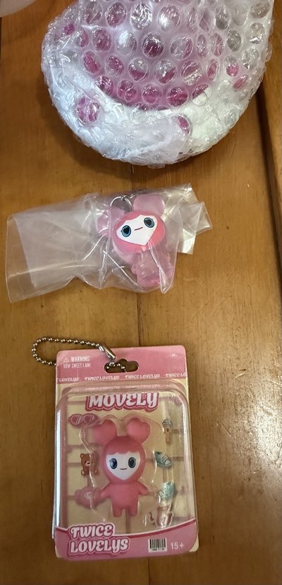 韓國 日本 TWICE lovelys SANA MOMO TZUYU  扭蛋 轉蛋 外星人 小隊 飛碟