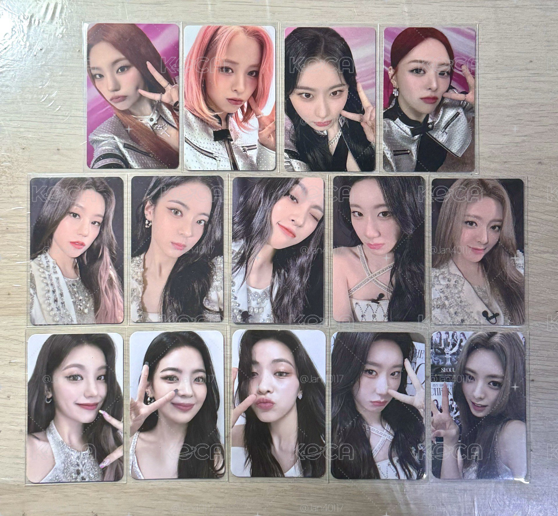 ITZY 全員小卡