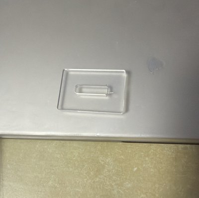 奎只盯著你立牌