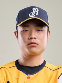 陳冠穎
