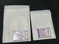 小 氣泡袋（右）不含卡膜