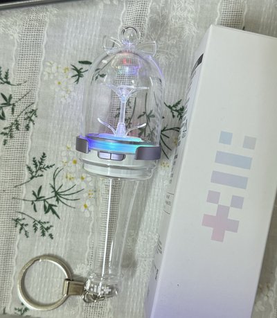可直拍 ILLIT 「迷你小手燈」全新未拆